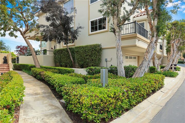 Property Photo:  19316 Sawgrass  CA 92648 