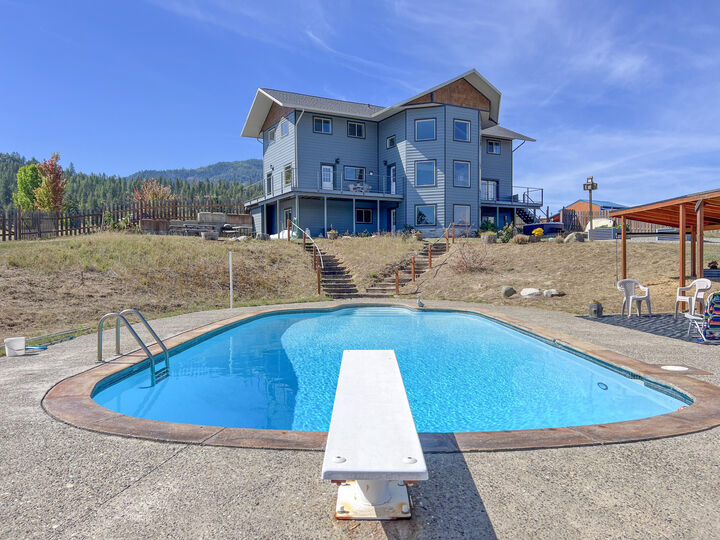 Property Photo:  719 Deer Meadow Way  WA 99141 