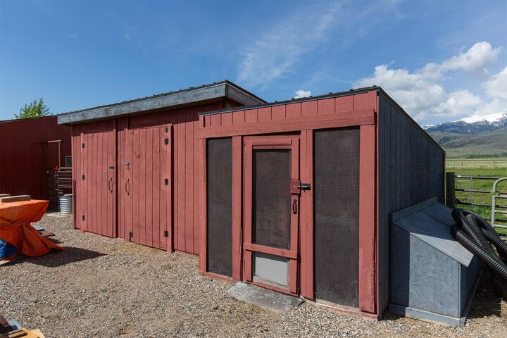 Property Photo:  49 Redtail Hawk Road  MT 59740 