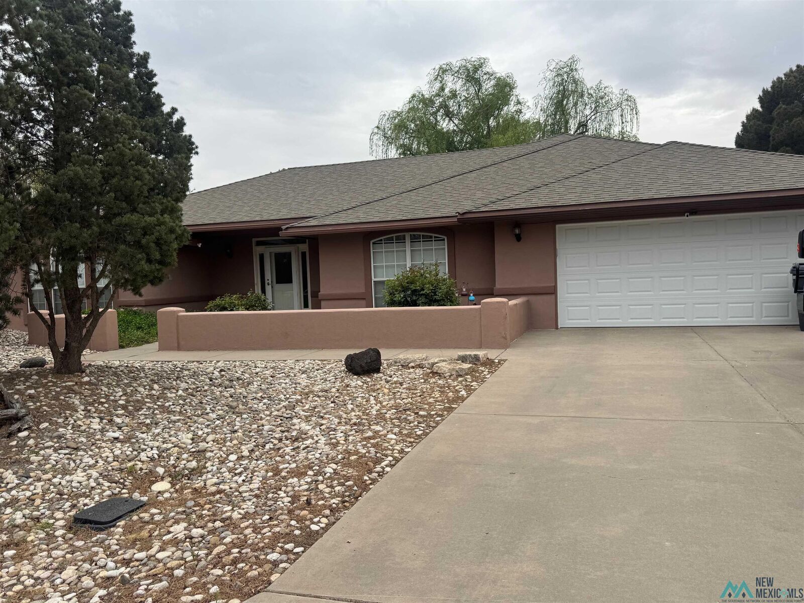 Property Photo: 11 El Arco Iris Drive NM 88201