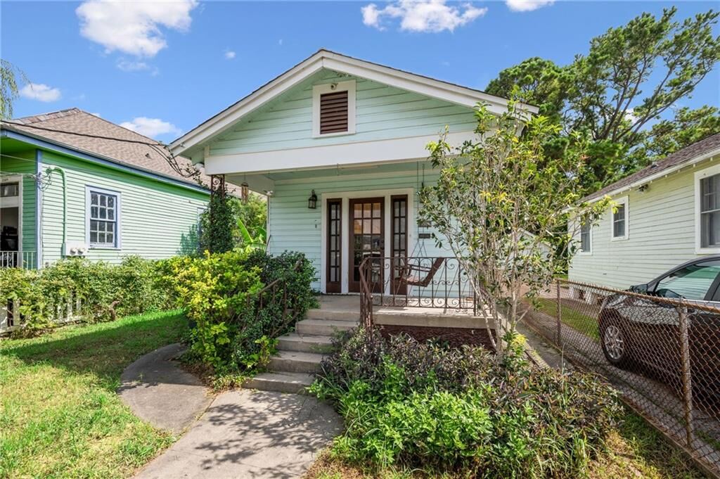 Property Photo:  5515 Dauphine Street  LA 70117 