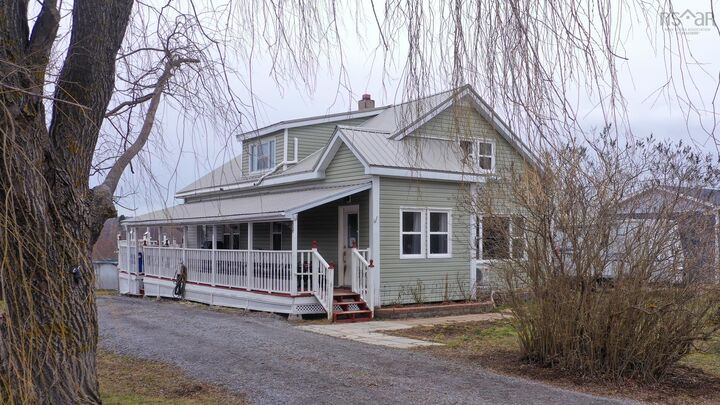 953 Middle Road — photo 1