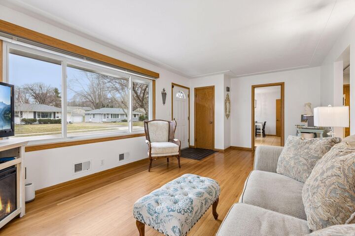 Property Photo:  416 Monroe Avenue S  MN 55343 