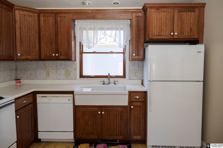 Property Photo:  102 NW 3rd Street  NE 69152 