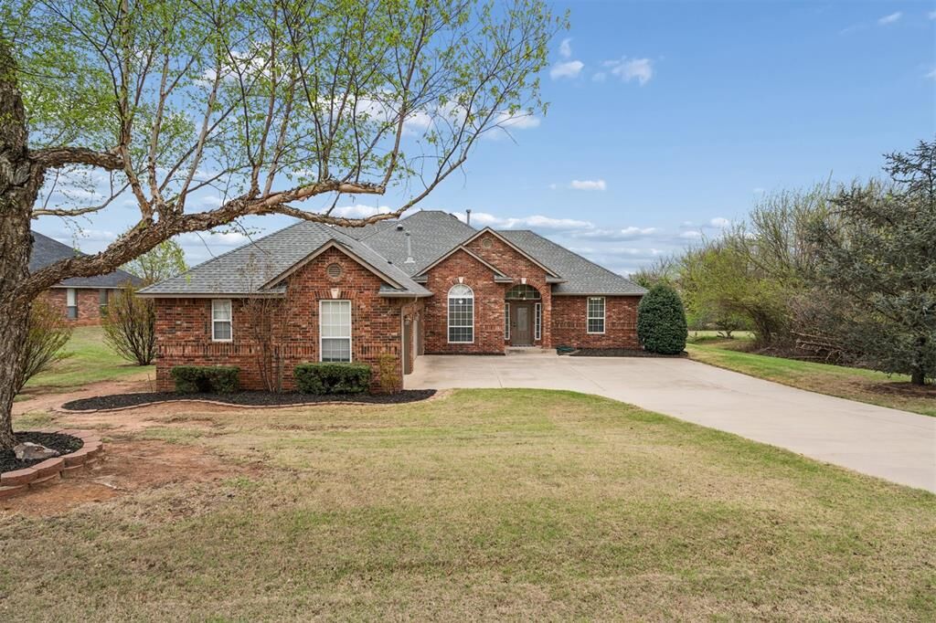 Property Photo:  4098 Stonebrook Drive  OK 73072 