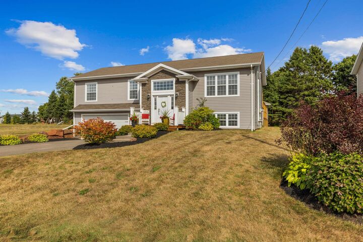 Property Photo:  53 Starling Crescent  PE C1B 0L9 