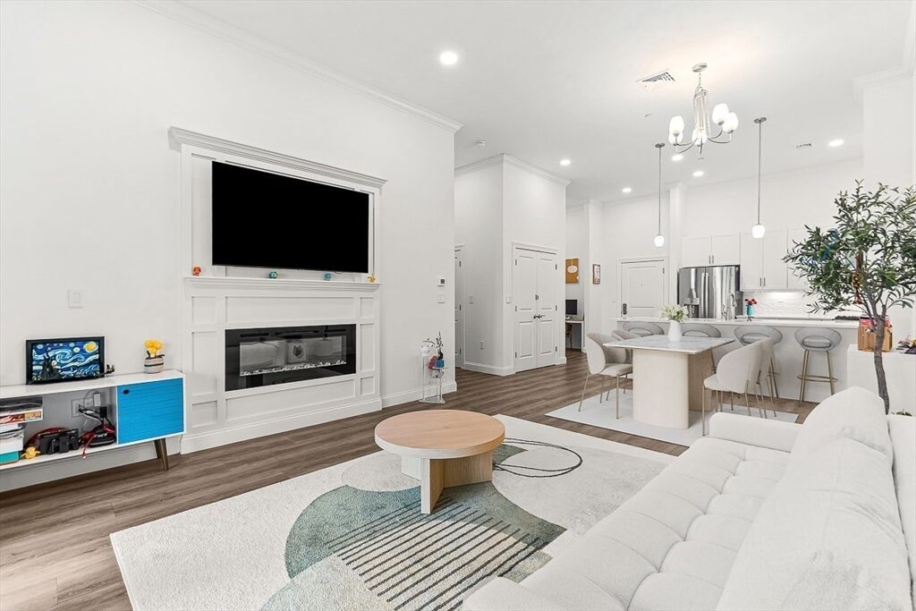 Property Photo:  320 Middlesex Avenue 403 E  MA 02155 