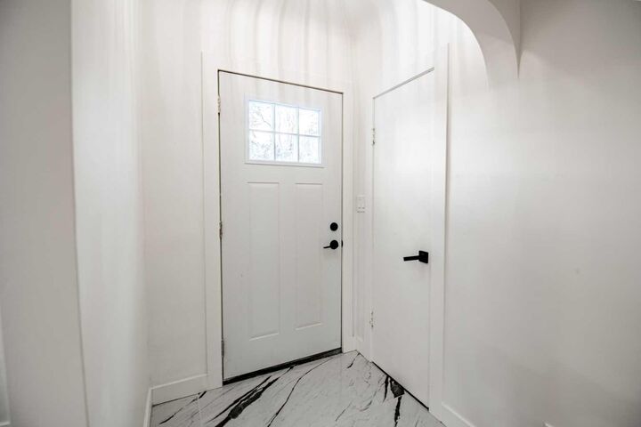 Property Photo:  4126 51 Street  AB T4N 1Z6 