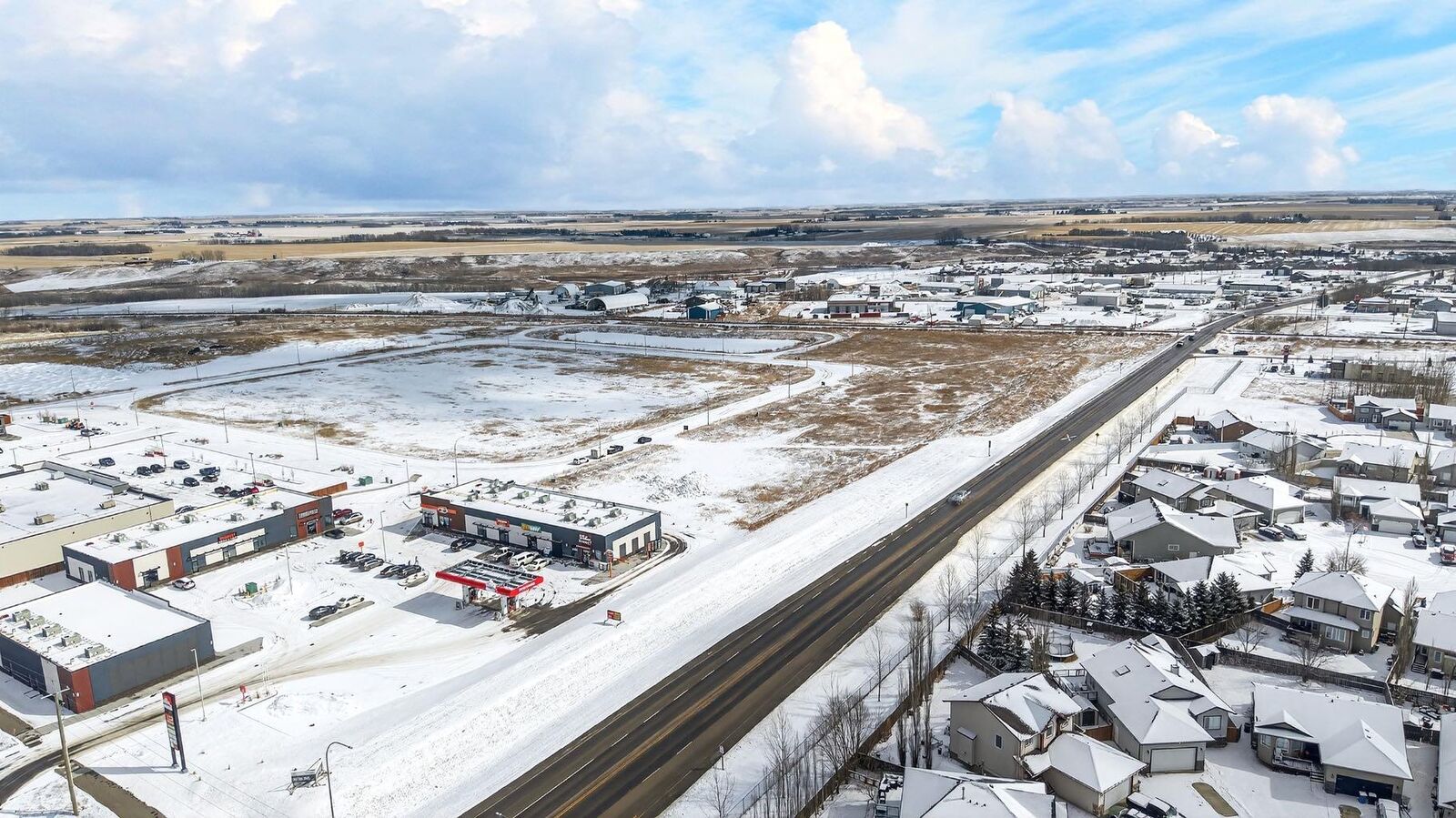 Property Photo: 500 Shantz Drive AB T0M 0W0