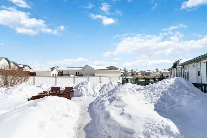 Property Photo:  548 McKinlay Crescent  AB T9K 0R6 