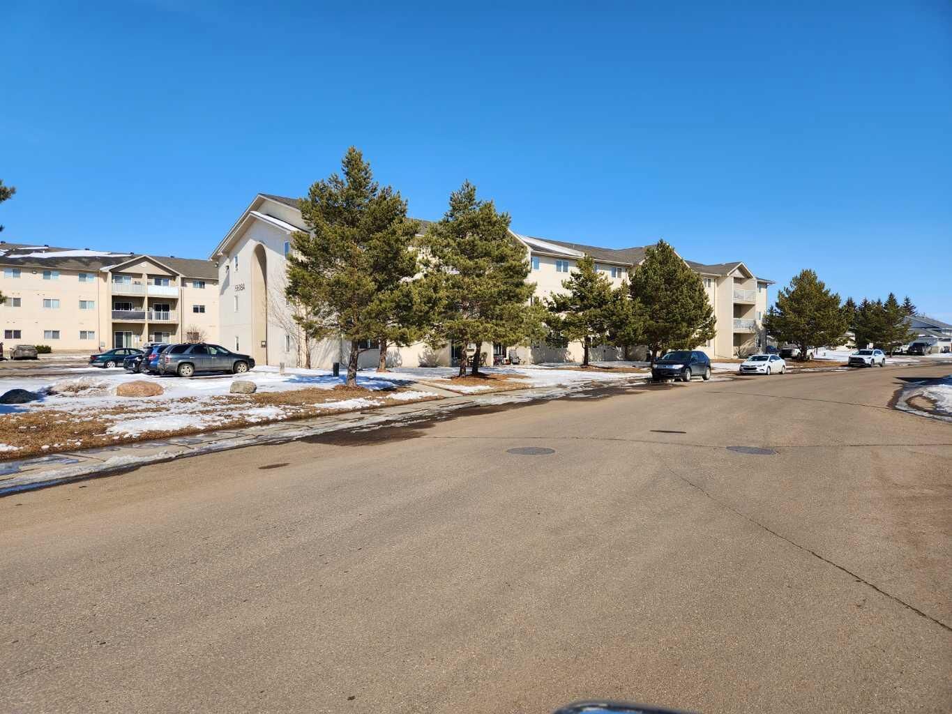 Property Photo: 6608 42 102A AB T9V 3L1