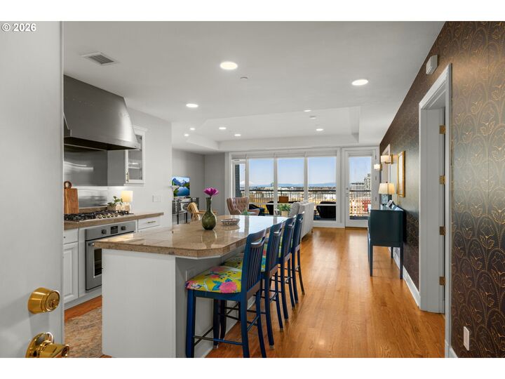 Property Photo: 2020 SW Market Street Dr 303 OR 97201