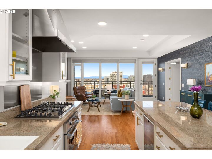 Property Photo:  2020 SW Market Street Dr 303  OR 97201 