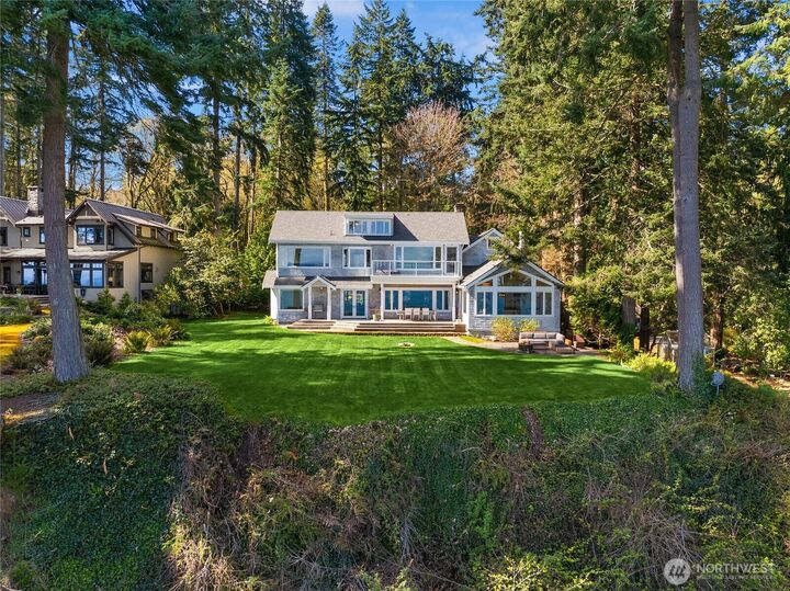 Property Photo: 12960 Sunrise Drive NE WA 98110
