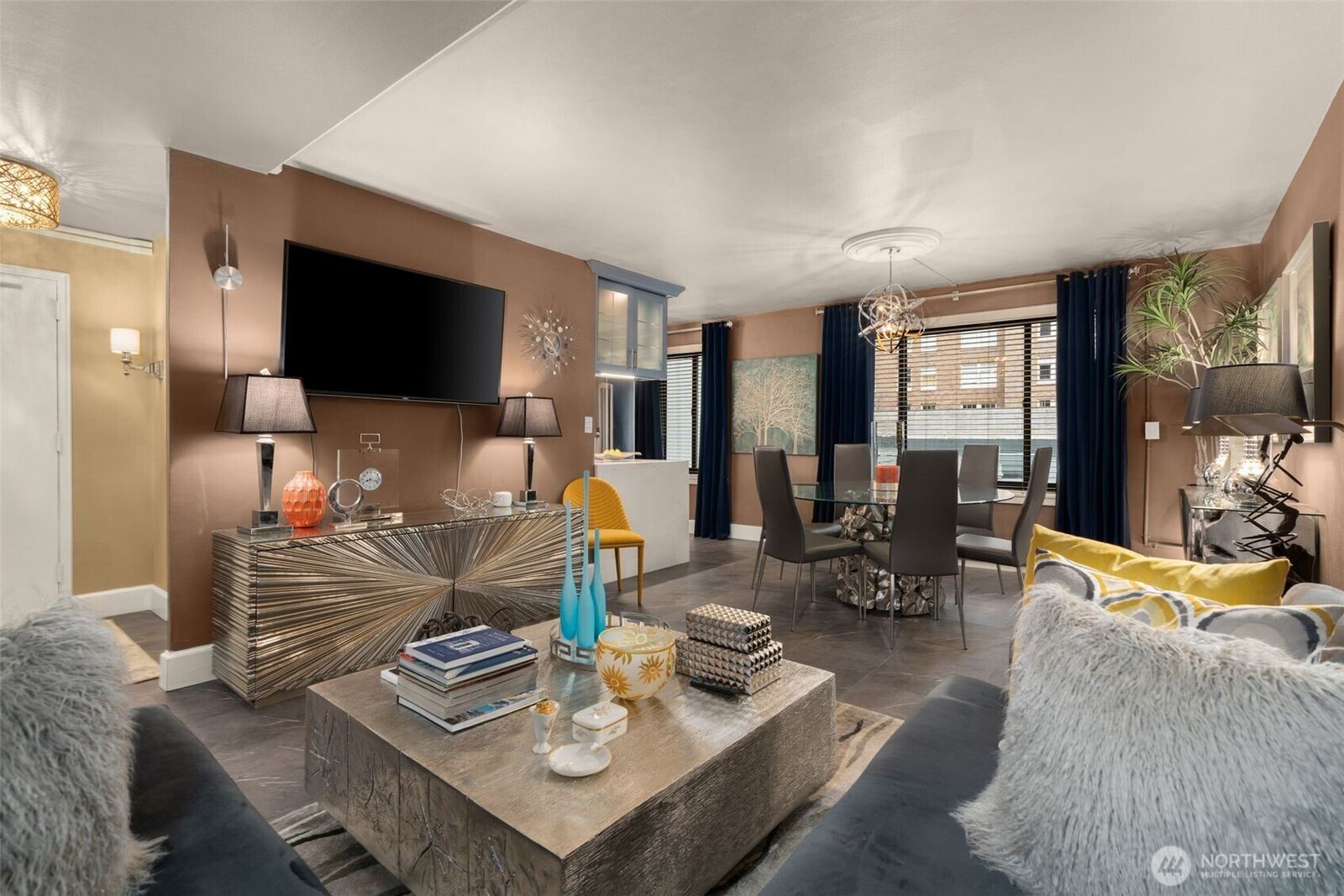 Property Photo:  1105  Spring St 211  WA 98104 