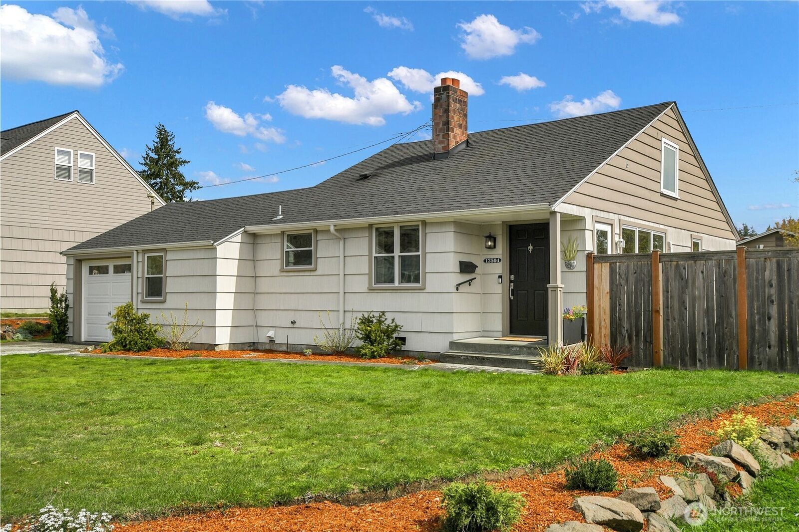 Property Photo:  13504  15th Place NE  WA 98125 