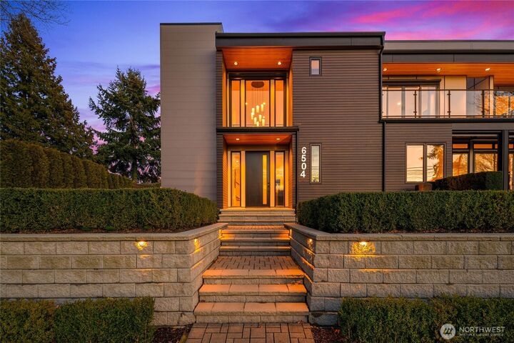 Property Photo:  6504  103rd Avenue NE  WA 98033 