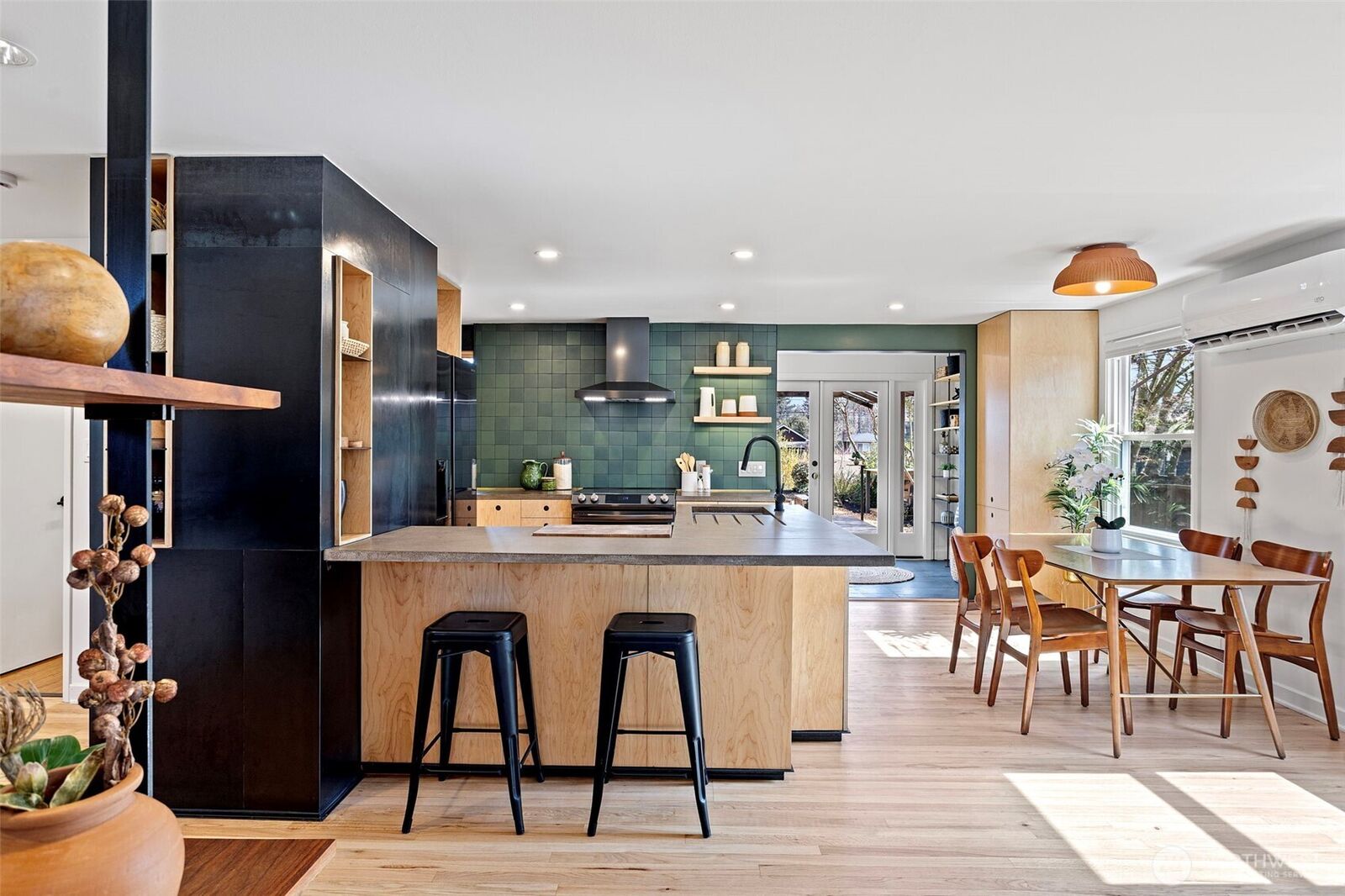 Property Photo: 3812 50th Avenue SW WA 98116