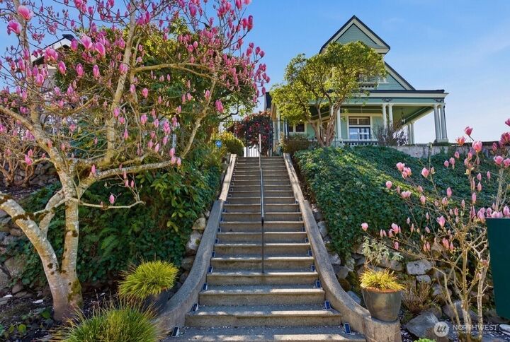 Property Photo:  522 N E Street  WA 98403 