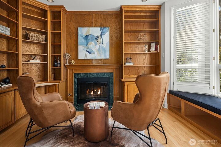 Property Photo:  928  17th Avenue E  WA 98112 