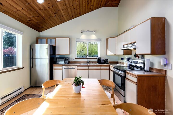 Property Photo:  655  Hunt St  WA 98250 