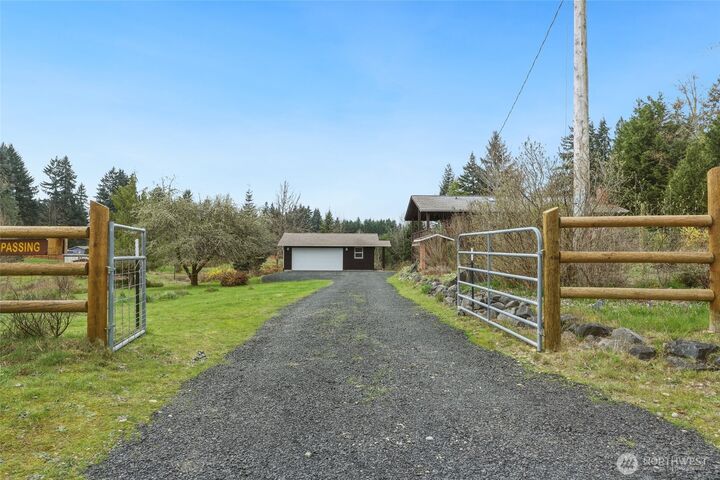 Property Photo:  7819  Normandy Street SE  WA 98501 