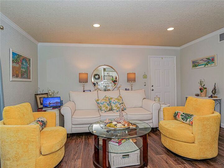 Property Photo:  1135 3rd Avenue 104  FL 32960 