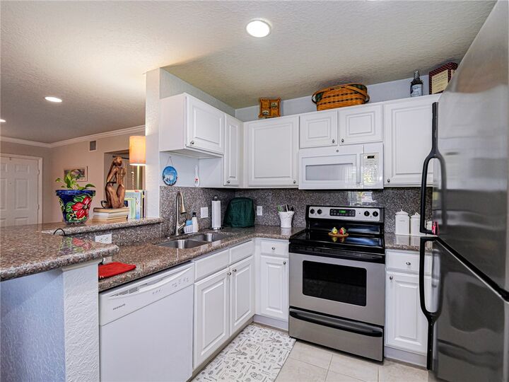 Property Photo:  1135 3rd Avenue 104  FL 32960 