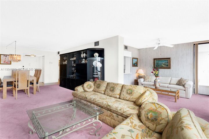 Property Photo: 1000 Parkview Dr 822 FL 33009