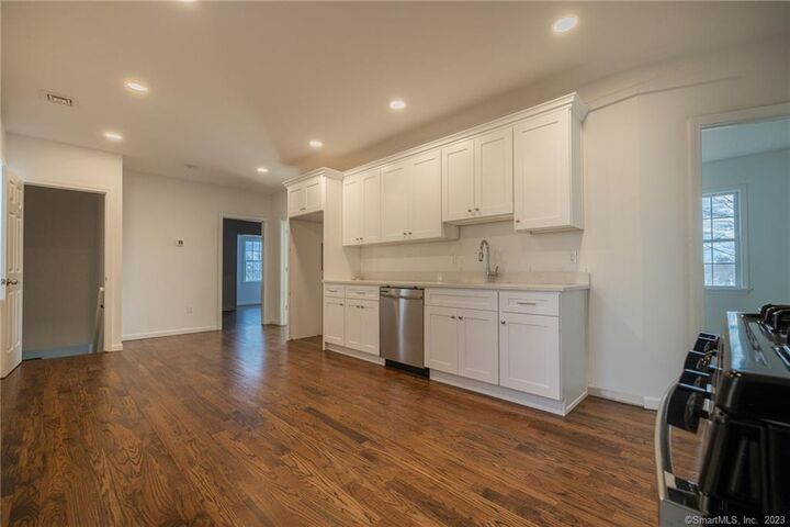 Property Photo:  340 Pleasantview Avenue 2nd/3rd Floors  CT 06606 