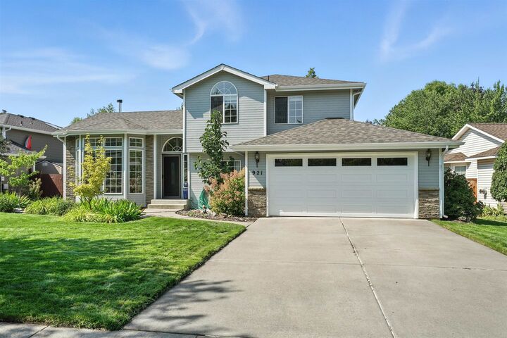 Property Photo:  921 N Wright Blvd  WA 99019 