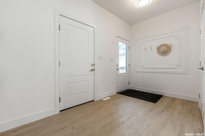Property Photo: 307 Sharma Crescent SK S7W 1J1