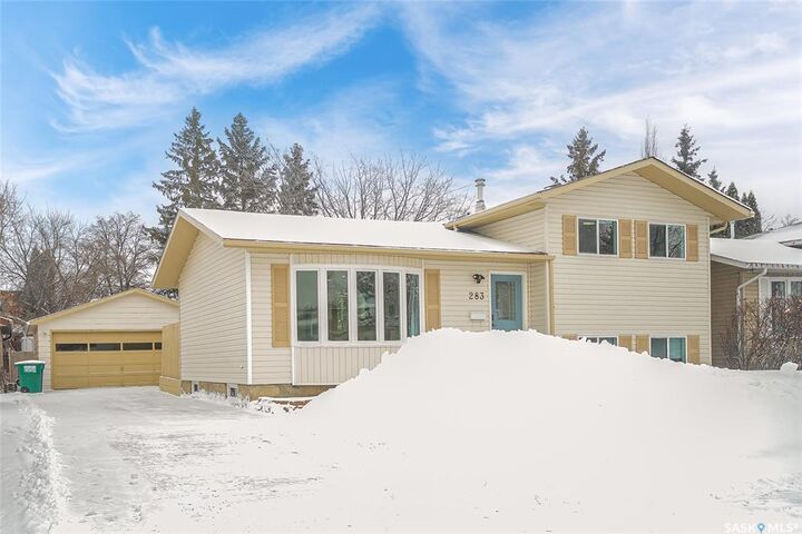 Property Photo:  283 David Knight Crescent  SK S7K 5L7 