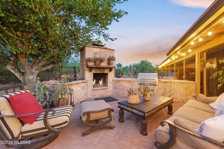 Property Photo:  7032 N Via Pisa  AZ 85704 