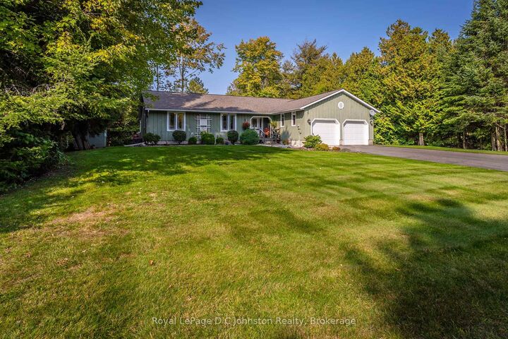Property Photo: 27 Gremik Crescent ON N0H 2G0