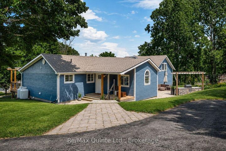 Property Photo: 14 Eastern Avenue ON K8N 4Z1