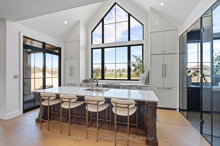 Photo de la propriété: 220 Foxborough Place ON N0M 2P0