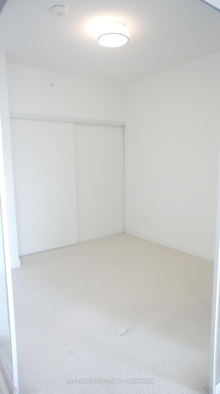 Property Photo: 621 Sheppard Avenue E 355 ON M2K 1B5