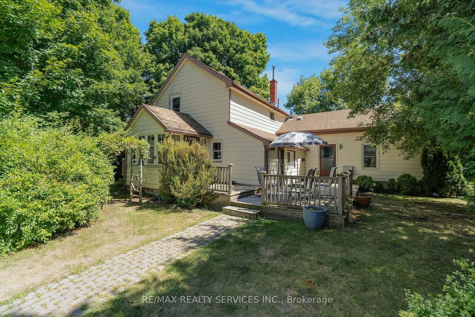 Property Photo: 2 Parsons Avenue ON L7C 1G1