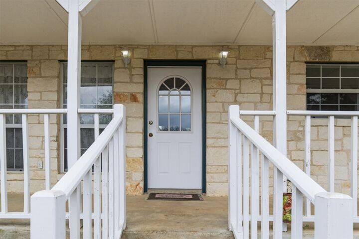 Property Photo:  309 Oakwood Loop  TX 78666 