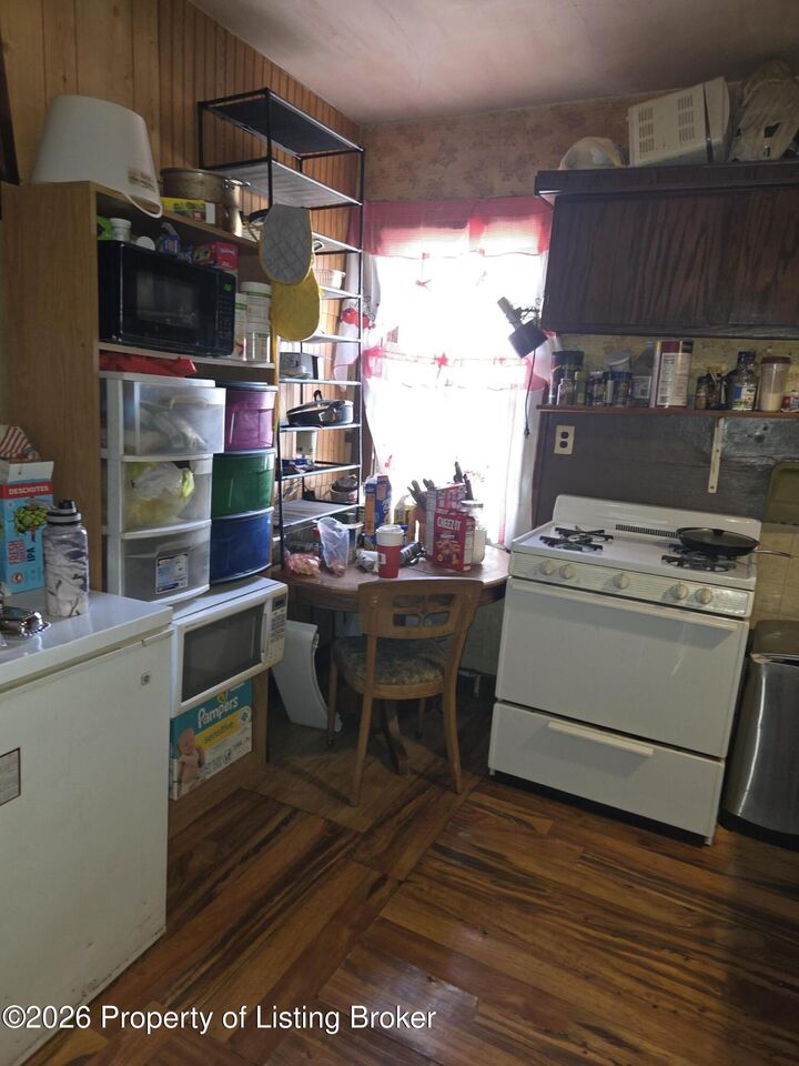 Property Photo: 112 4th Street ND 58631