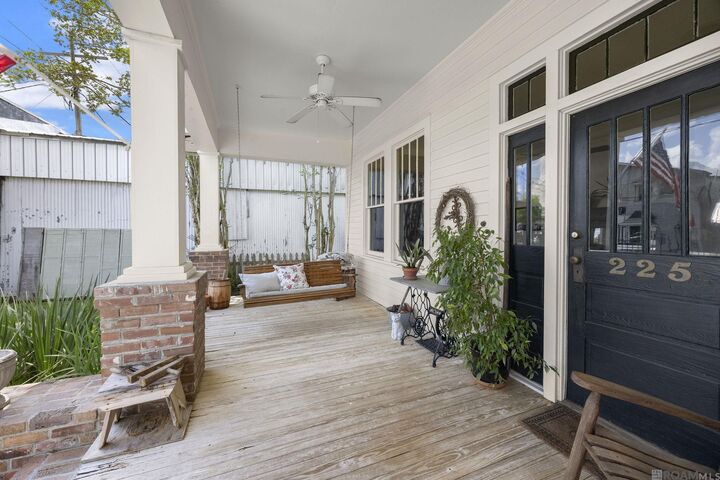 Property Photo: 225 N Range Ave LA 70726
