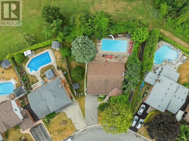 Property Photo:  11 Bayleaf Court  ON K9K 1A2 