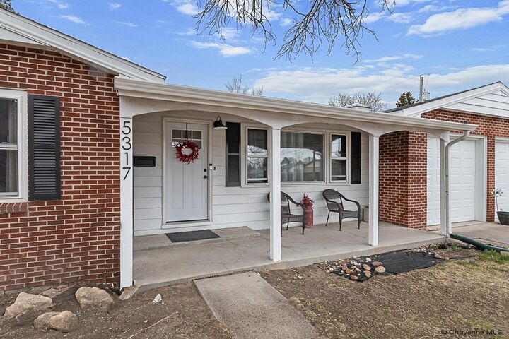 Property Photo: 5317 Syracuse Rd WY 82009