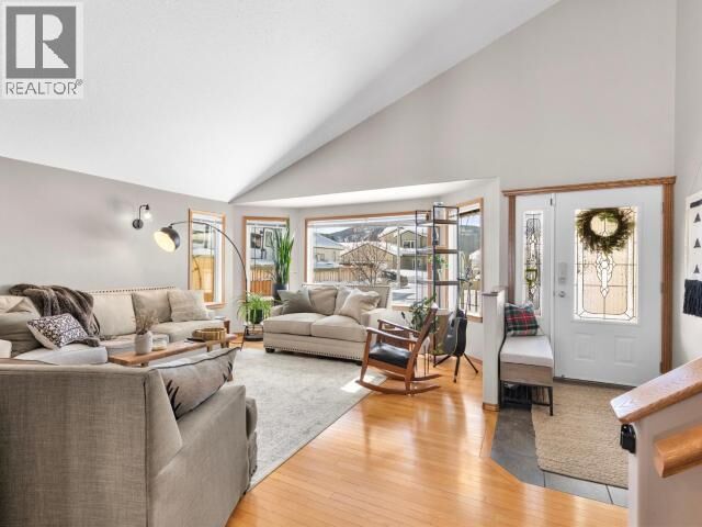 Photo de la propriété:  82 Keewenaw Drive  YT Y1A 0B5 