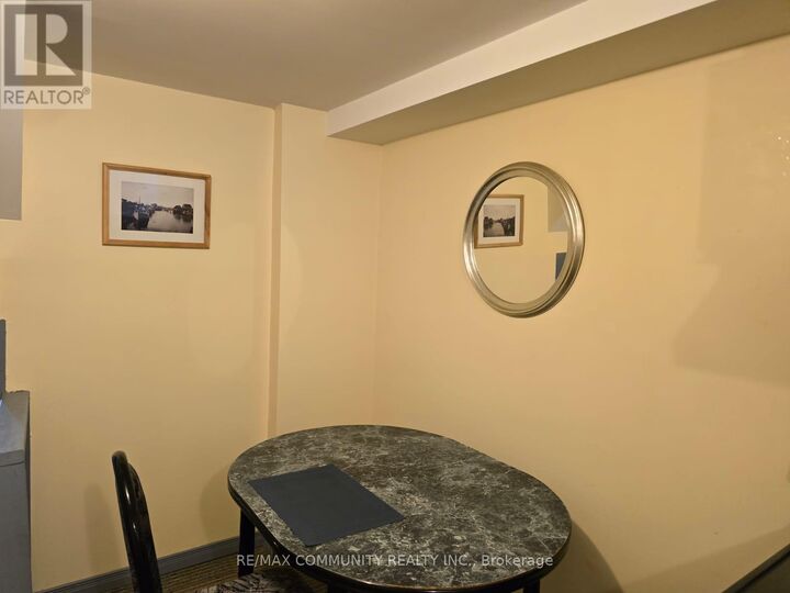 Property Photo:  40 Massie Street  ON M1S 3Z6 
