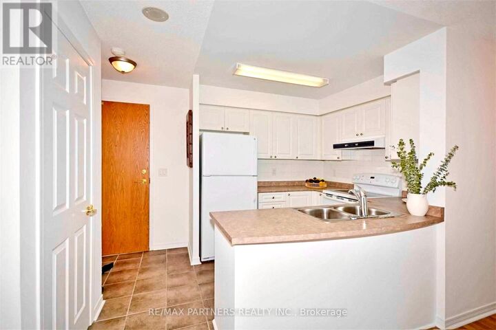 Property Photo:  5508 Yonge Street 307  ON M2N 7L2 