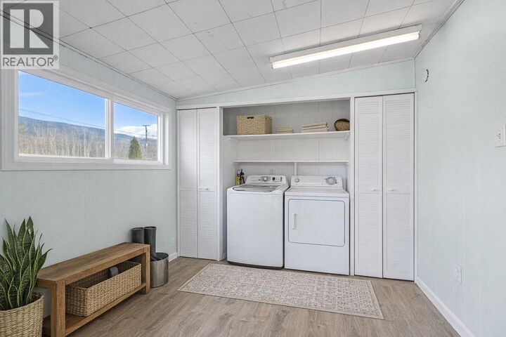 Property Photo:  254 Highway 8 Highway 33  BC V1K 1M7 