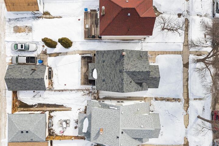 Property Photo:  439 Anderson Avenue  MB R2W 1E9 