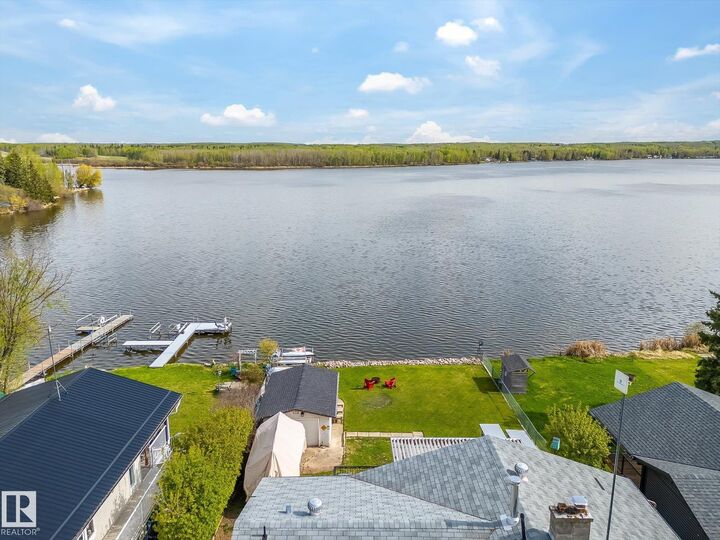 Property Photo: 75 Lakeview Av South View AB T0E 0L0